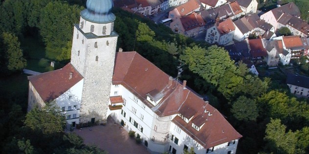 Schloss Hohenlupfen mit Altstadt